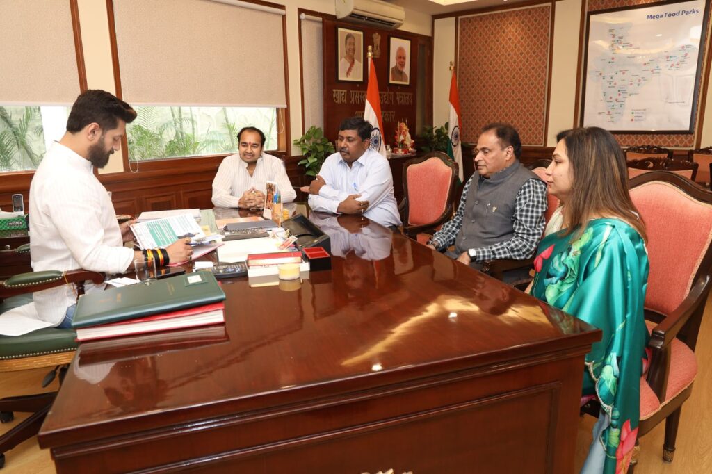 Delhi Para Olympic Committee President Parul Singh invites Chirag Paswan to International Para Games in Delhi
