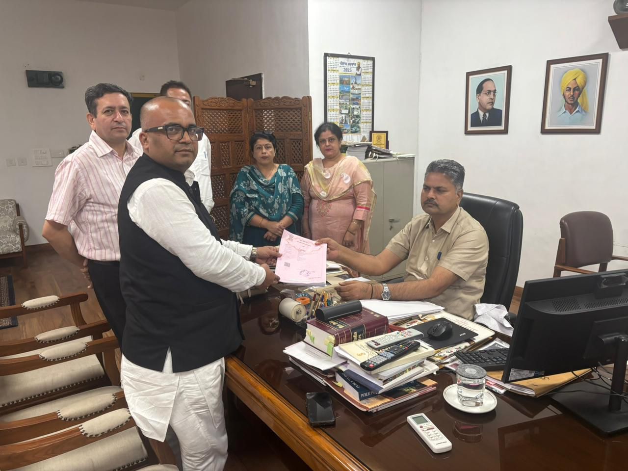 Navneet Chaturvedi Files Rajya Sabha Nomination, Backed by Dissident AAP MLAs in Punjab