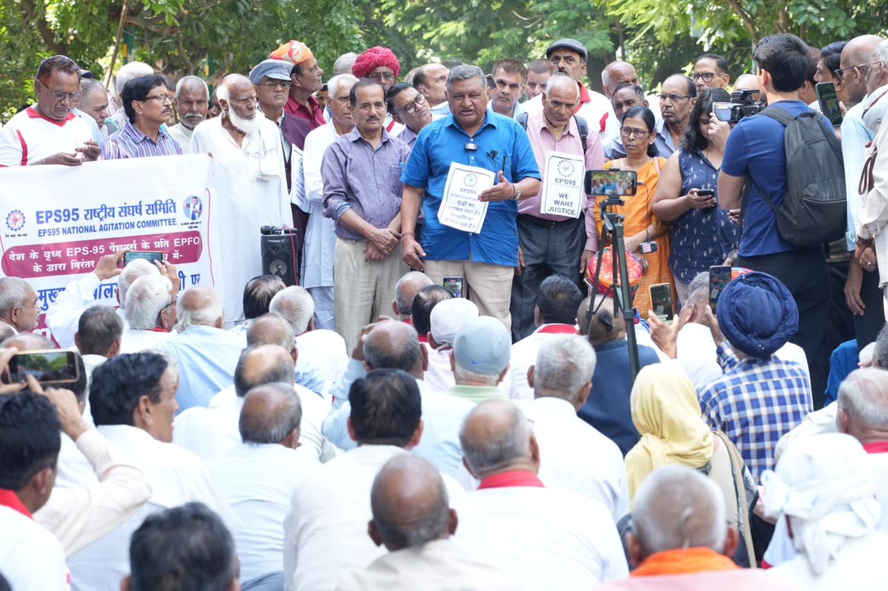 Massive EPS-95 Agitation Highlights Retirees’ Long-Pending Demands