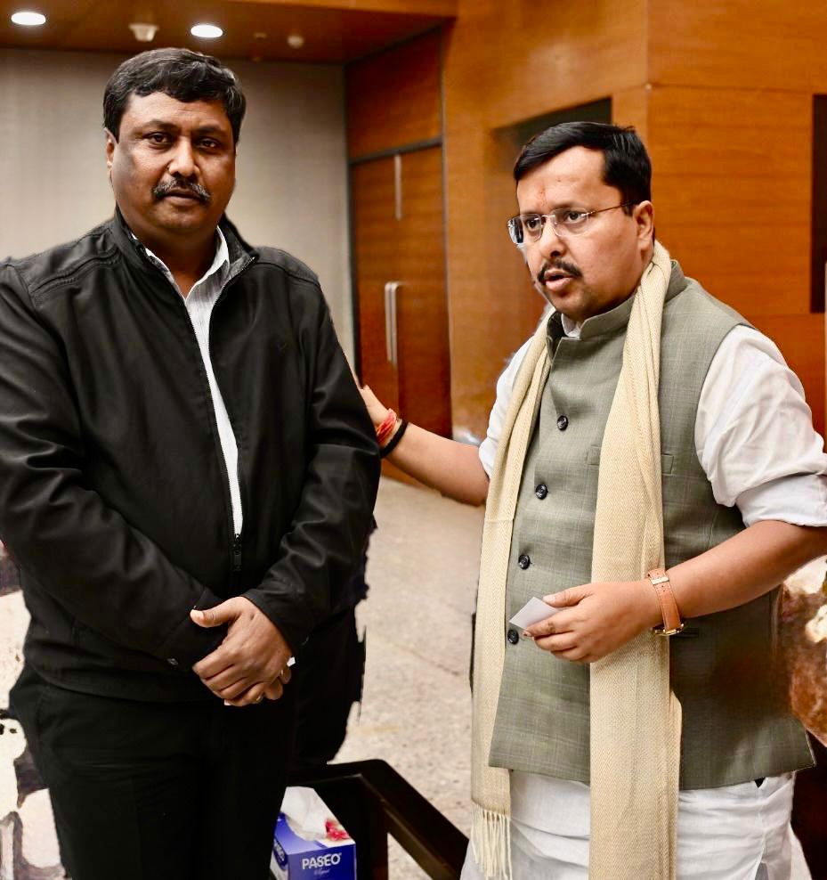 Nitin Naveen Engages with Journalists in New Delhi, Honoured with Traditional Mithila Paag